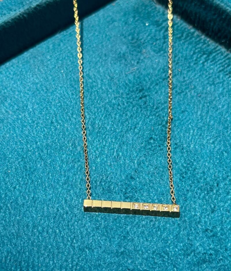 BAR PENDANT CHAIN