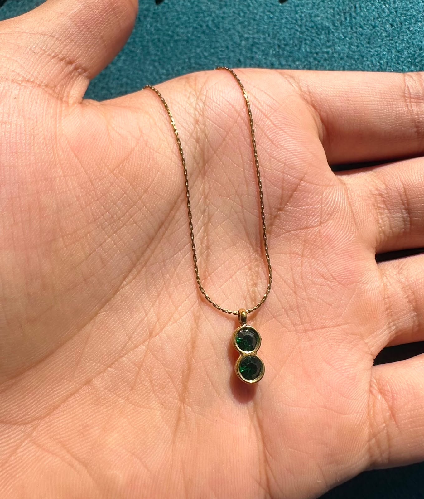dual emerald stone pendant chain - Image 1