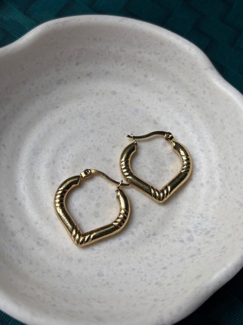 Anti-tarnish hoops