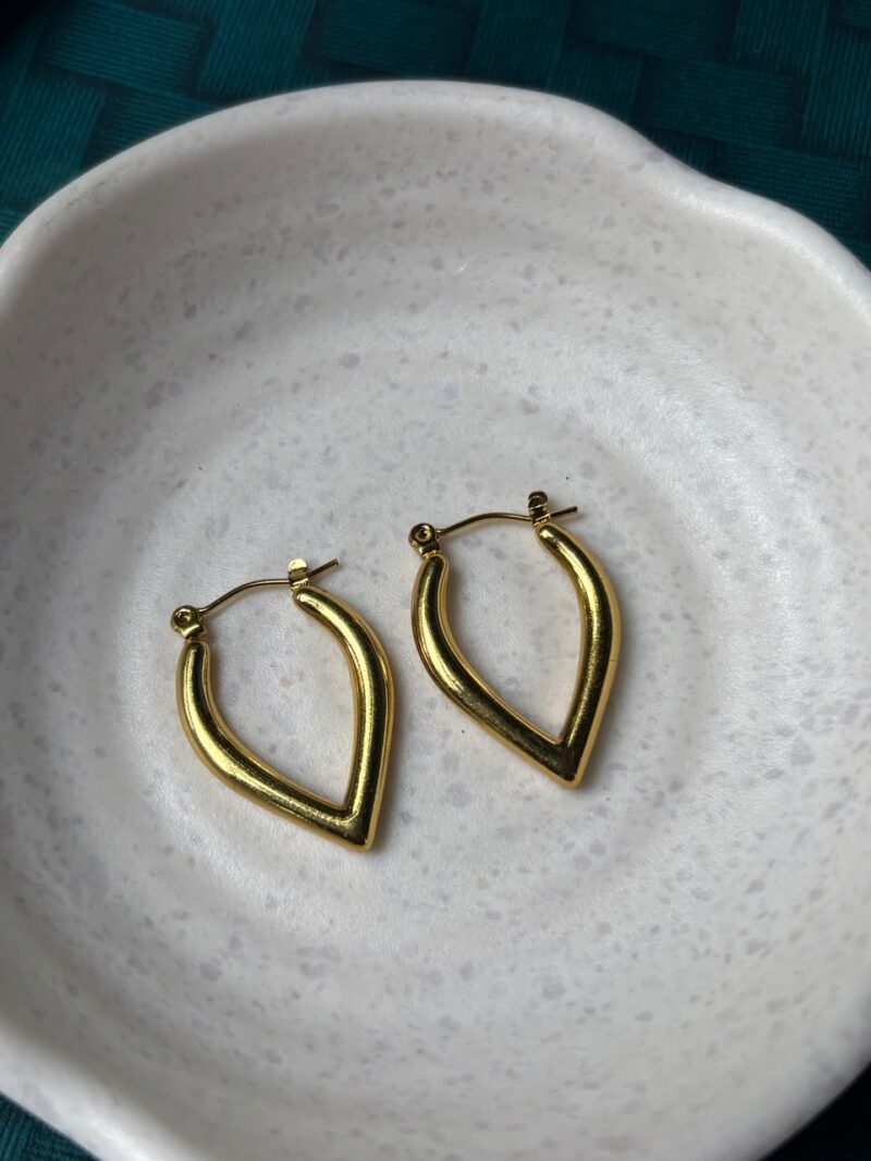Anti-tarnish hoops