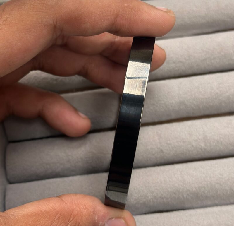 Plain black kada men