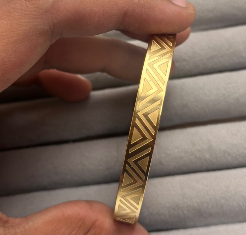 Gold kada men