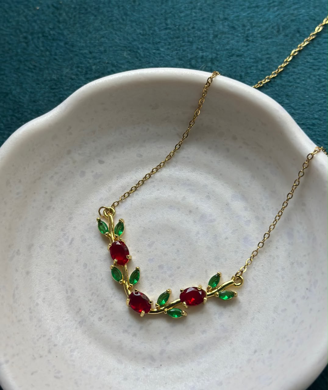 Full red tulip chain - Image 1