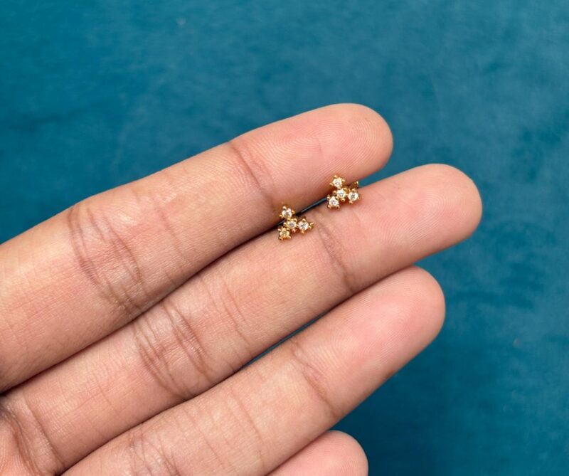 3 dot stud