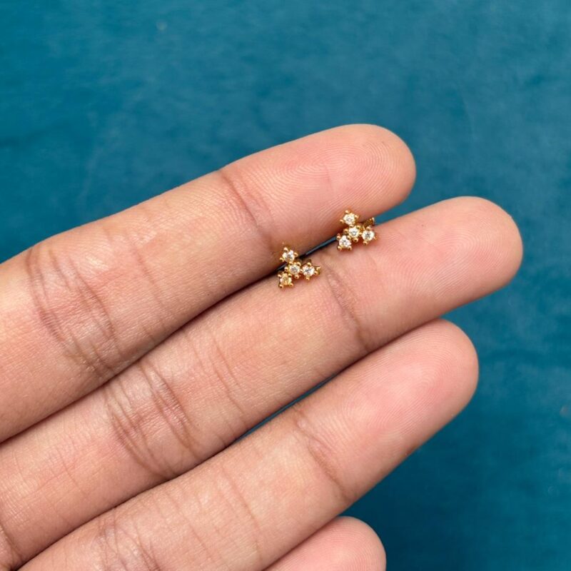 3 dot stud - Image 1