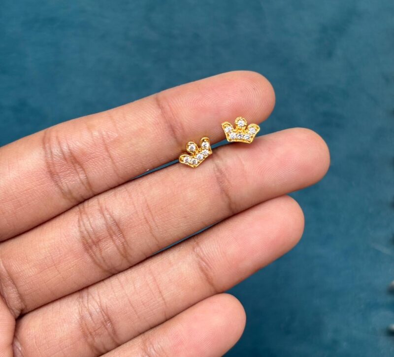 Crown stud