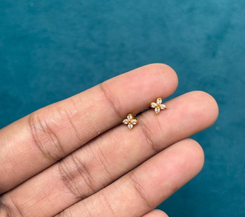 4 stone stud