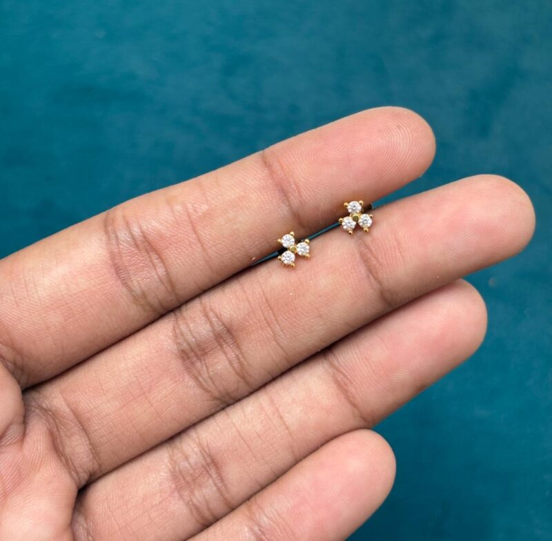 3 dot stud