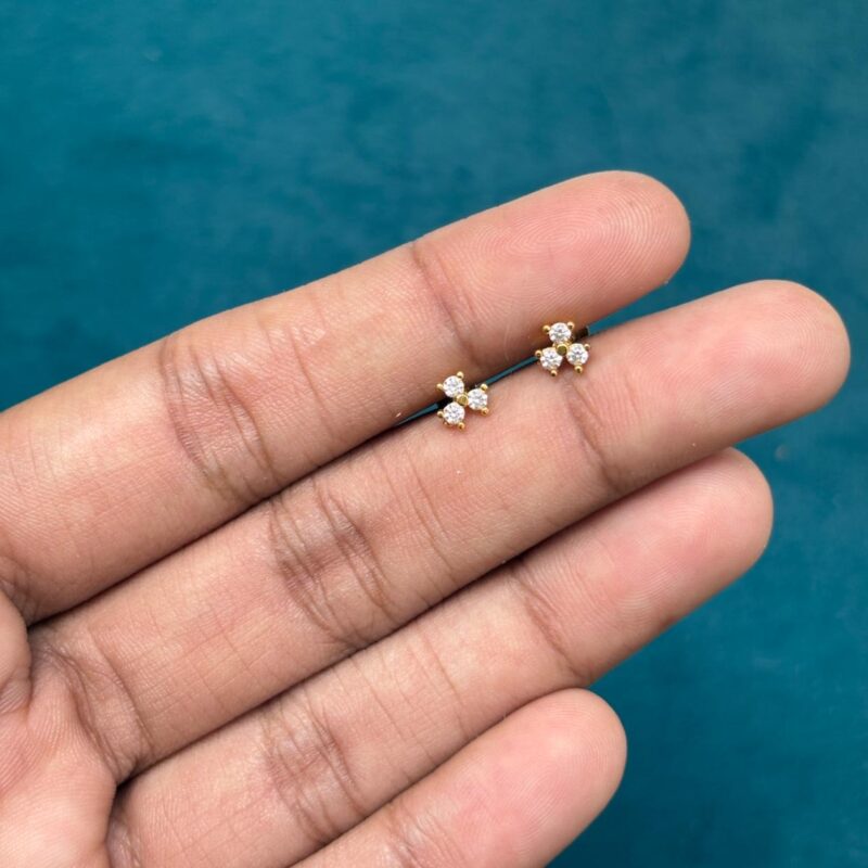 3 dot stud - Image 1