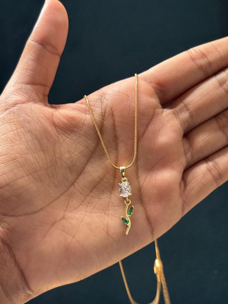 White tulip chain