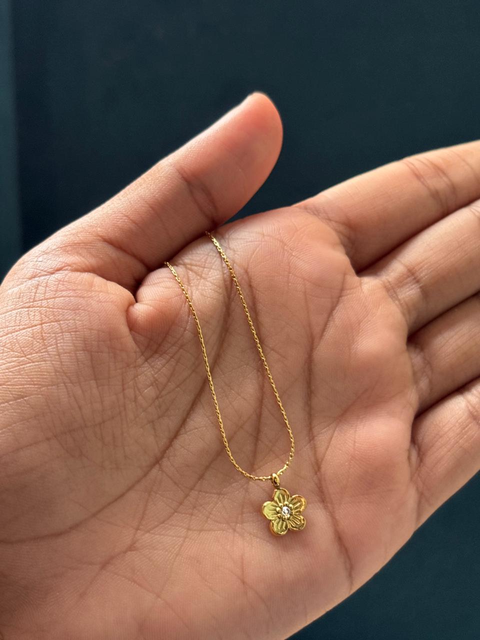 Flower pendant chain - Image 1