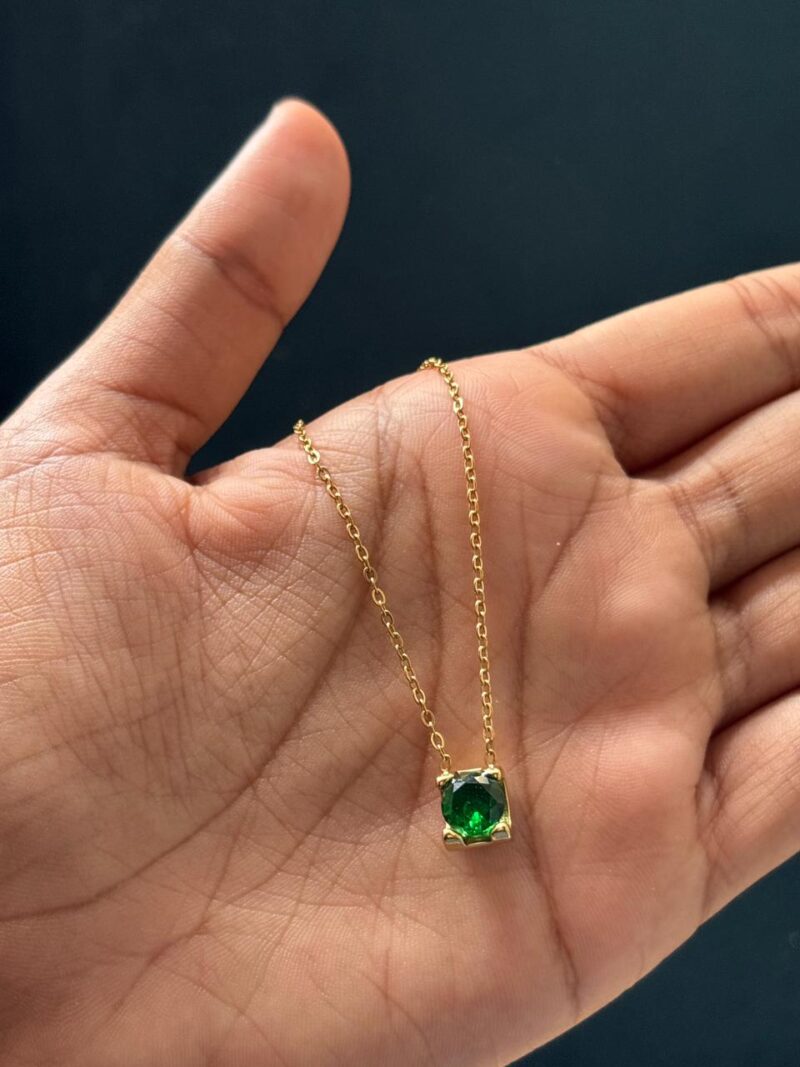 Green pendant chain