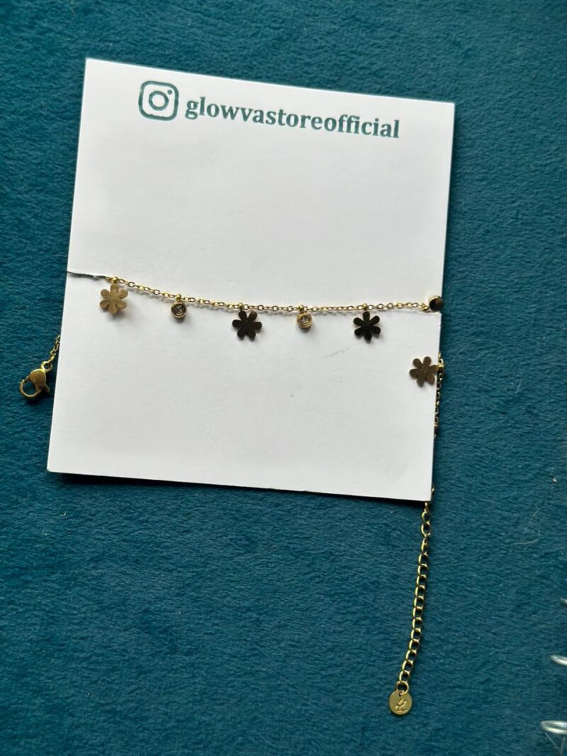 Flower chain bracelet