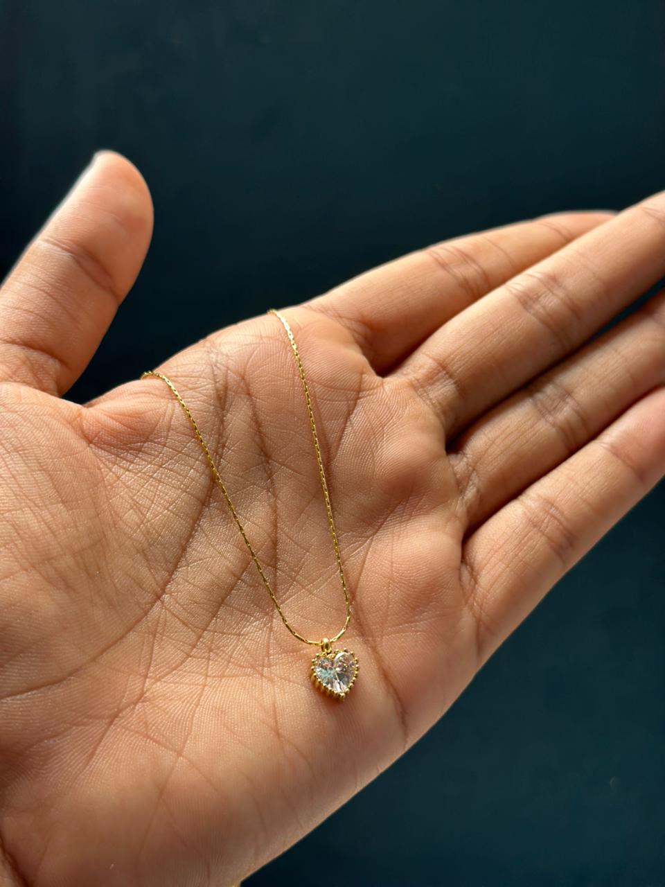 White heart pendant chain - Image 1