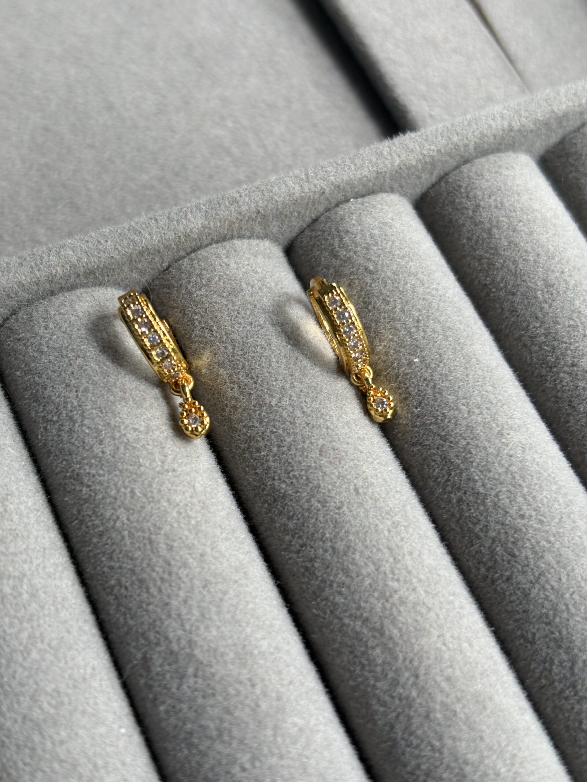 Drop hanging hoop earring - Image 1