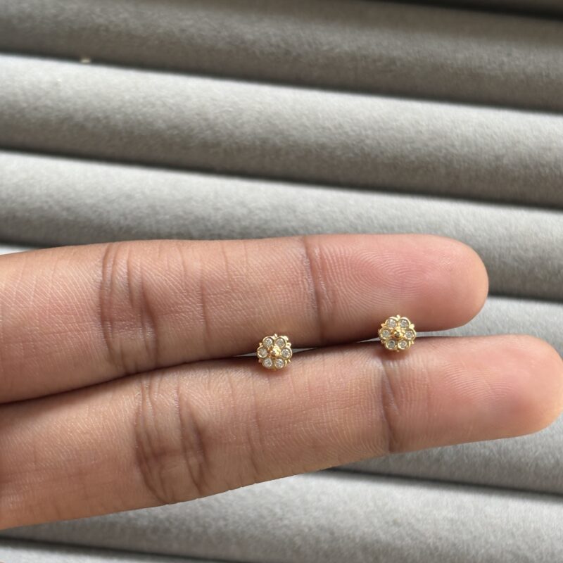 Daisy second stud microplated - Image 1