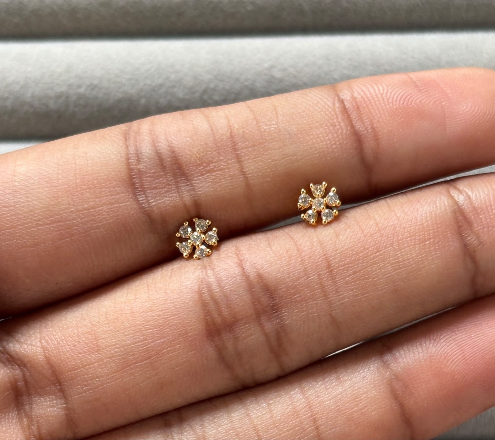 Flower stud - Image 1