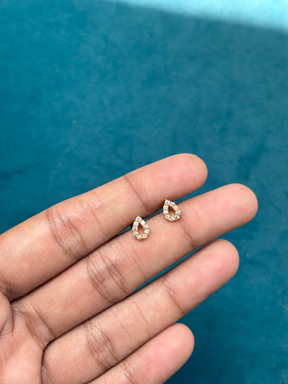 tear drop second stud microplated - Image 1