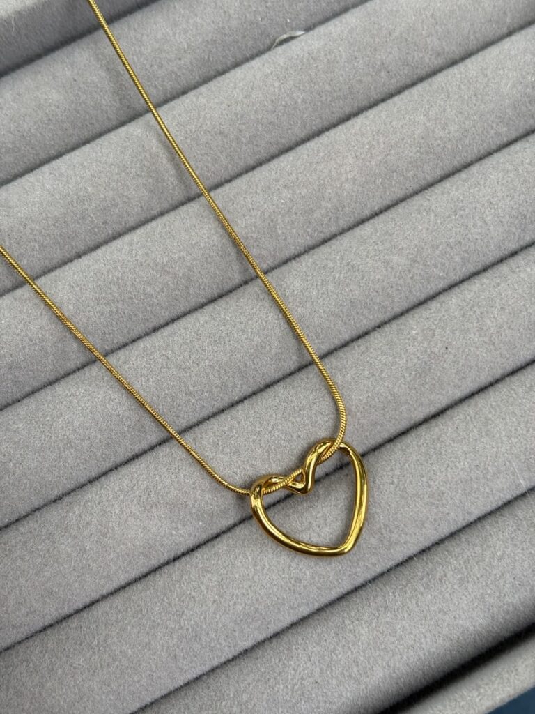 Heart pendant chain