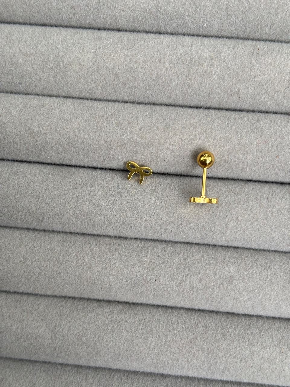 Bow stud - Image 1
