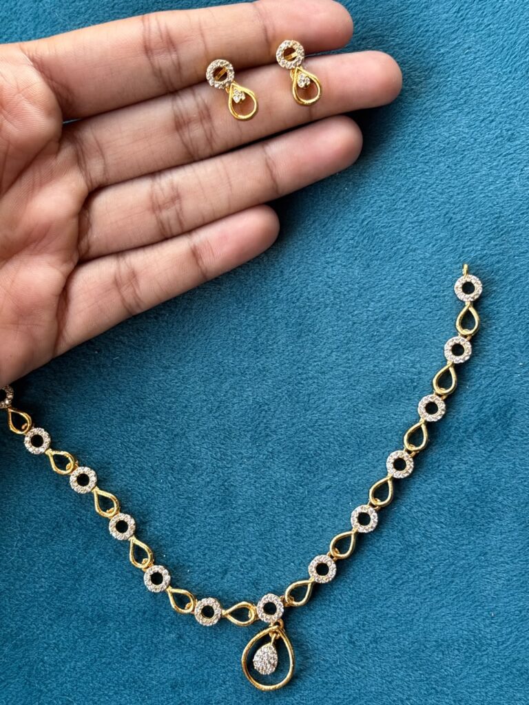 diamond look alike oval linked set