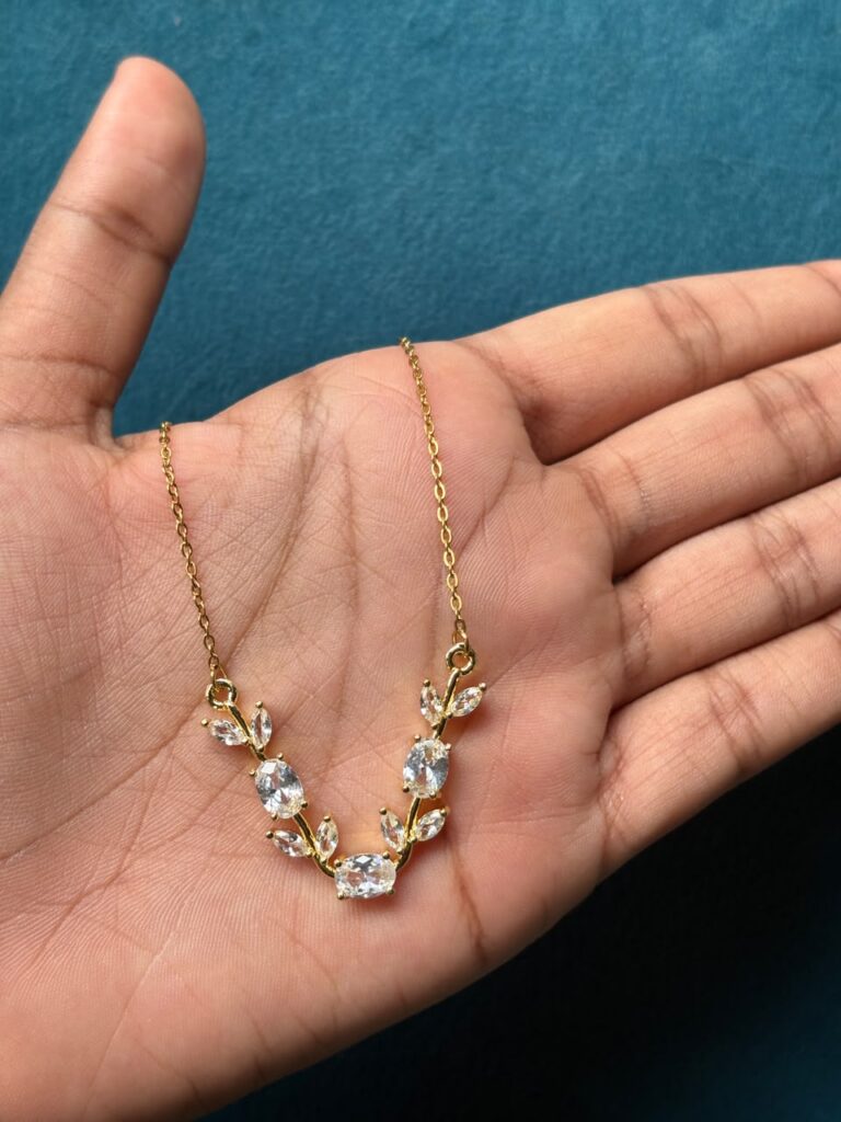 Full white tulip chain