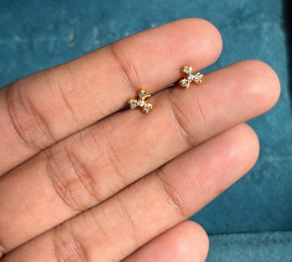 3 dot microplated stud
