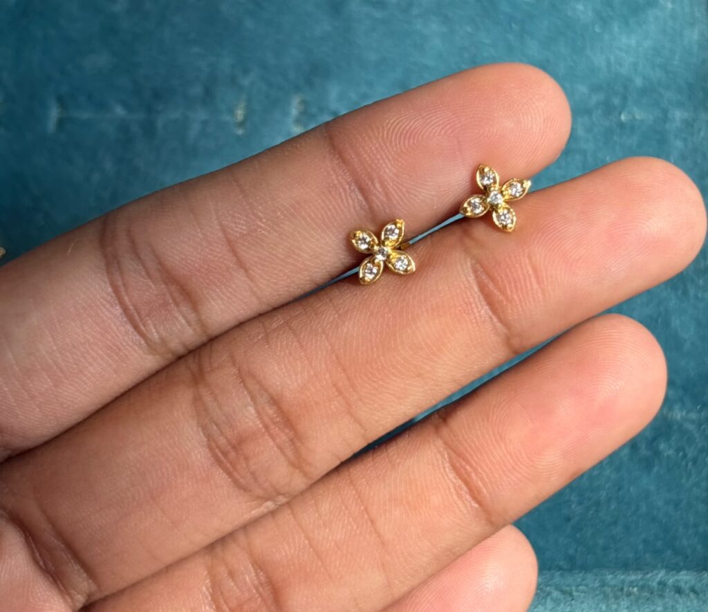 Flower 2 microplated stud