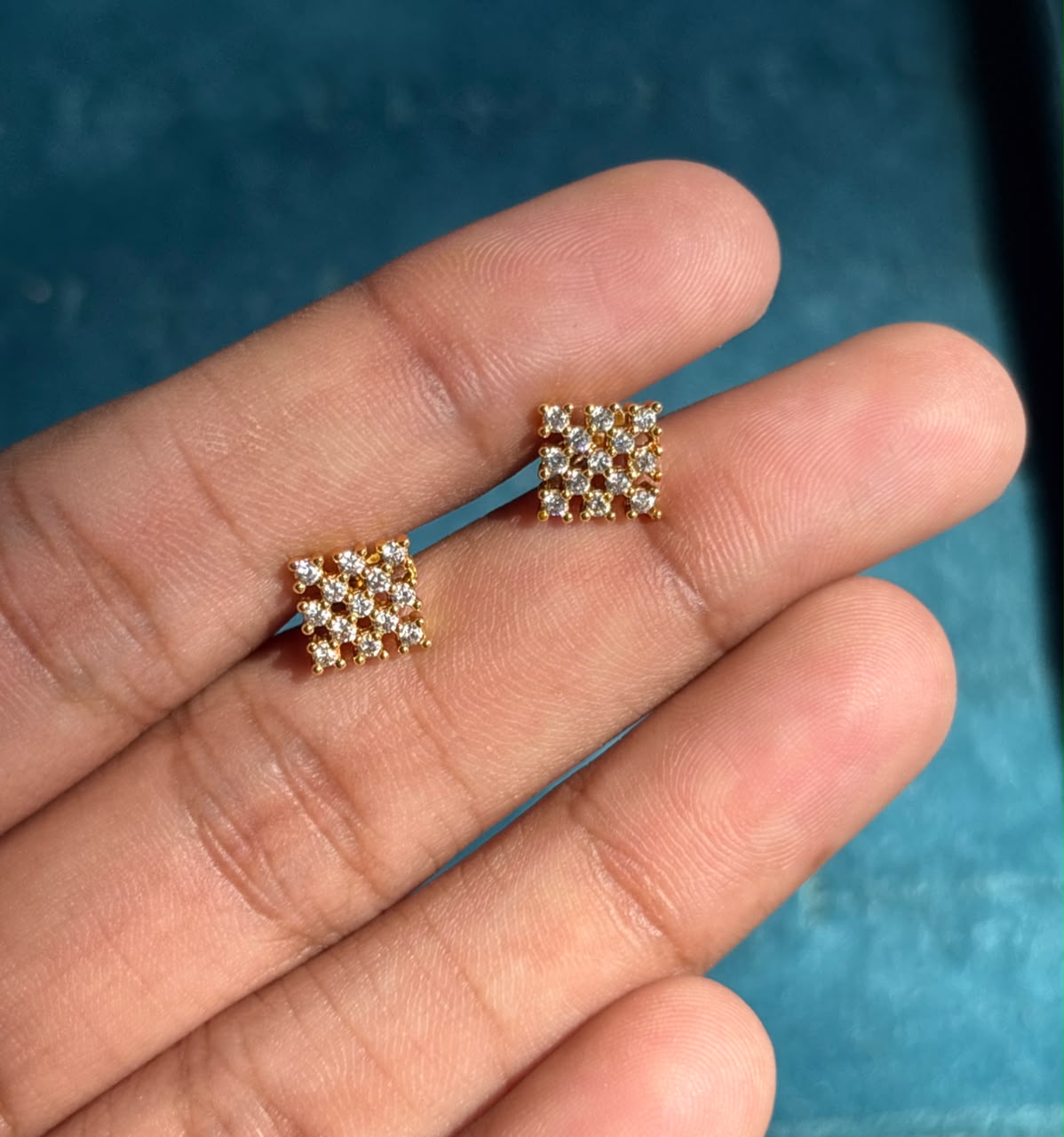Main stud microplated - Image 1