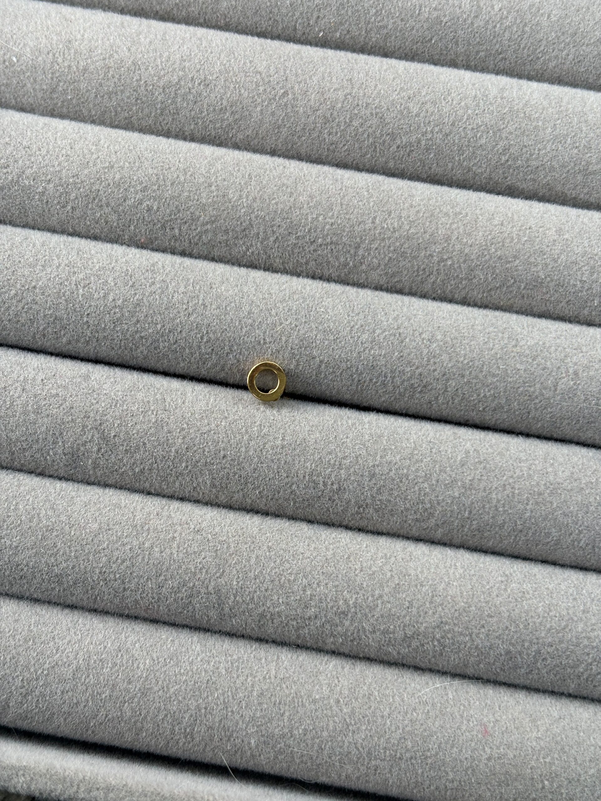 Round disc stud men - Image 1