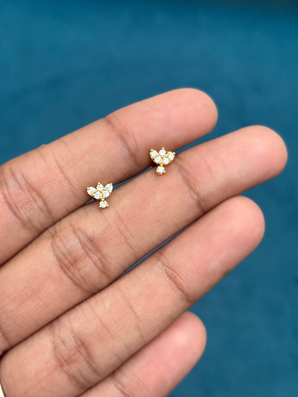 Lotus 2 stud microplated - Image 1