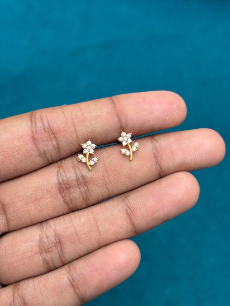 Flower 3 stud microplated
