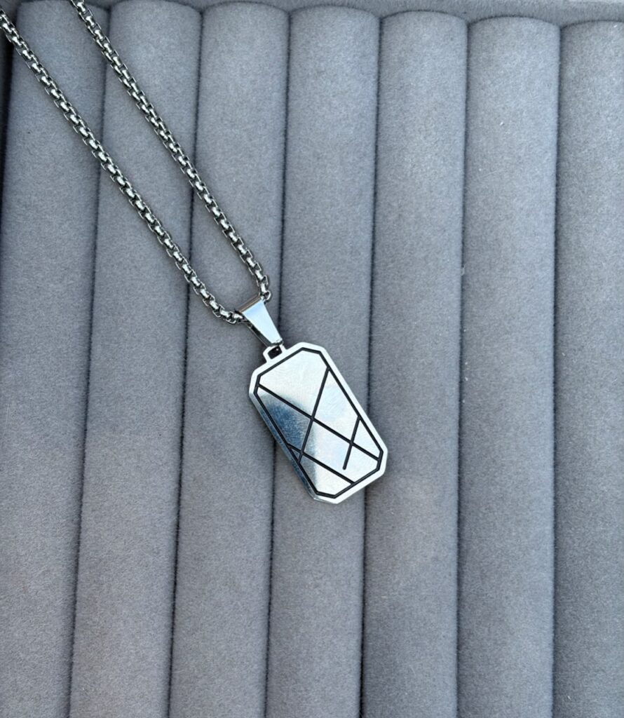 silver blade pendant chain