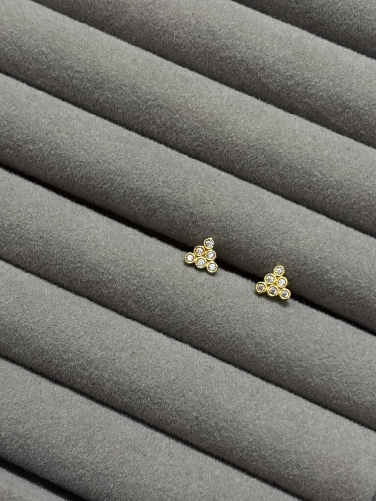 Triangle stud microplated