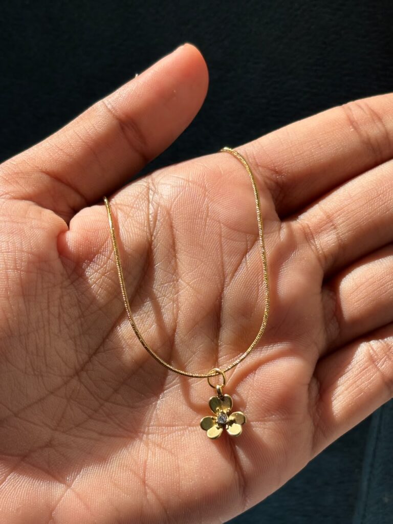 Flower pendant chain