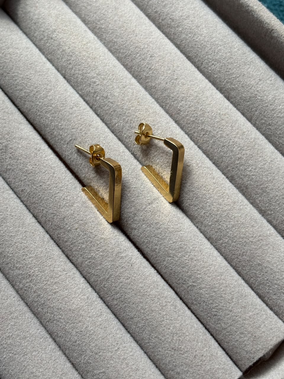 Hoop earrings - Image 1