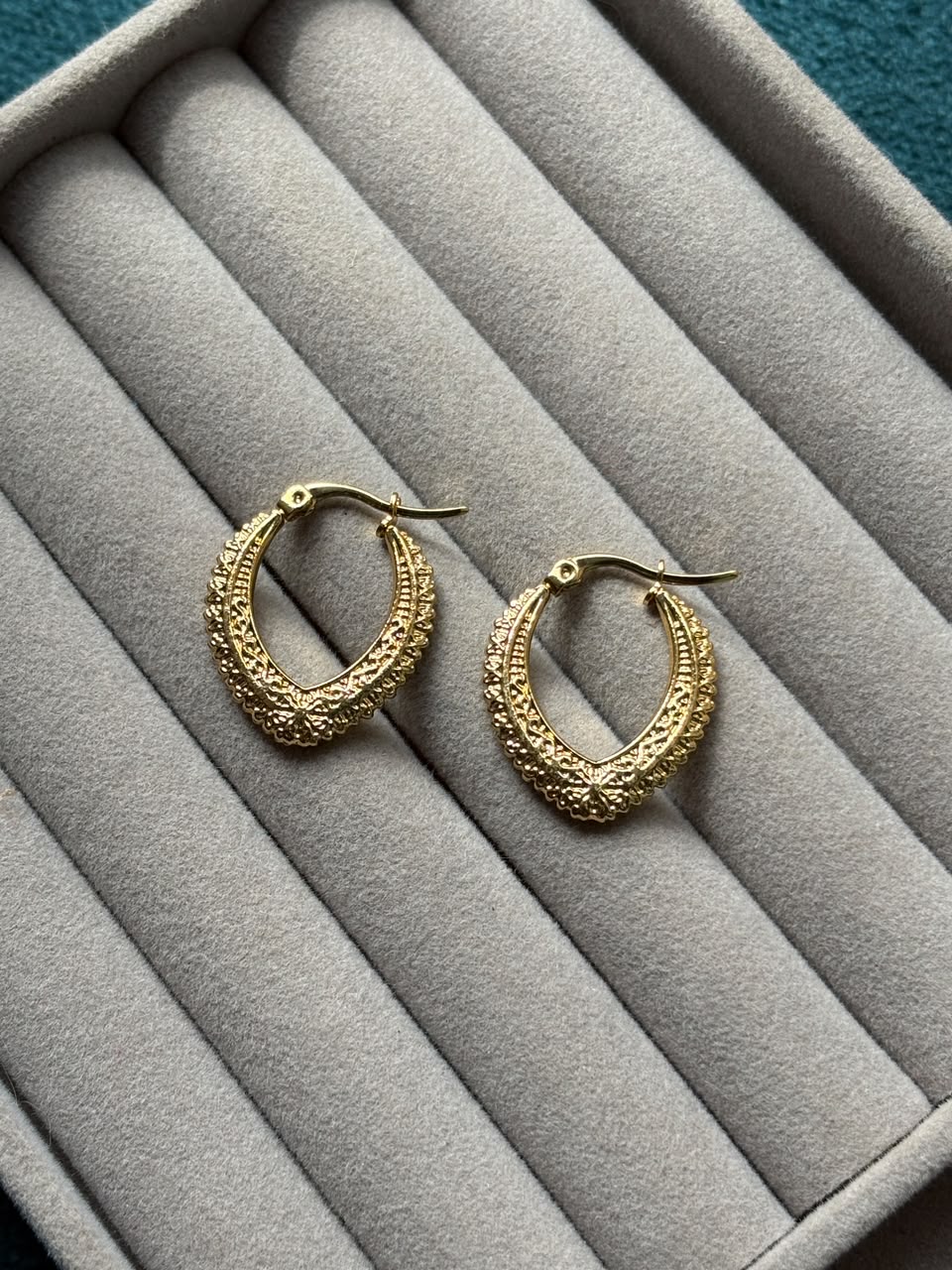 Hoop earrings - Image 1