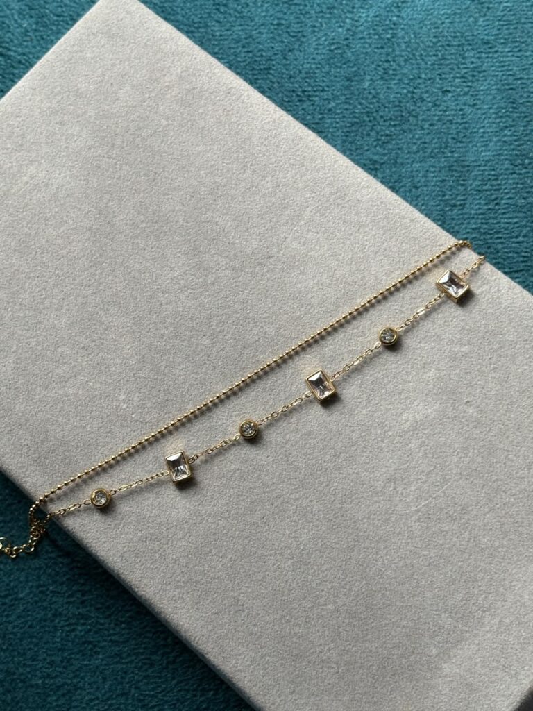White double layer chain bracelet