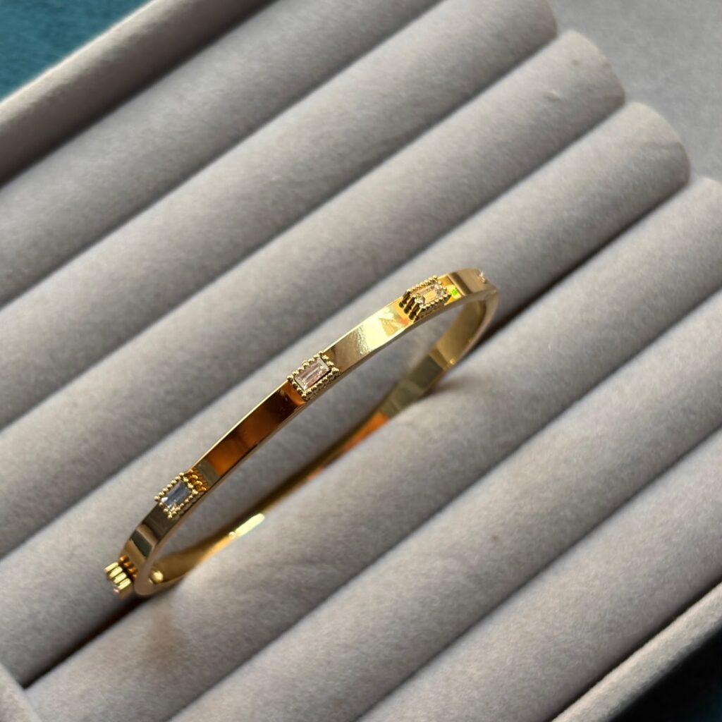 Anti-tarnish kada