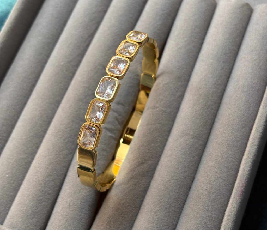 Anti-tarnish kada